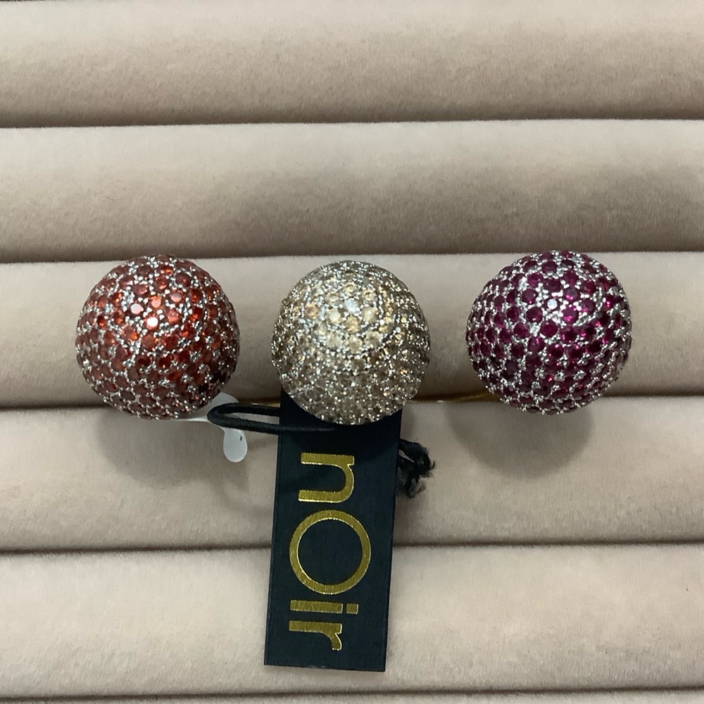 NWT NOIR MULTI-FINGER GUMDROP RING 
Size 7